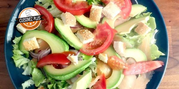 vignette de Salade de saumon fumé et croutons de bagels