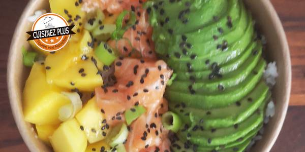 vignette de Poke bowl thon mariné, riz et légumes 