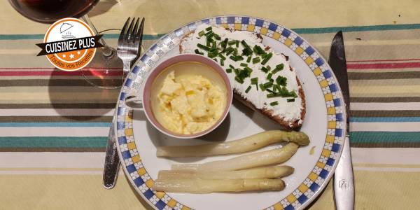 vignette de Pointes d'asperges et brouillade d'oeufs à l'orange